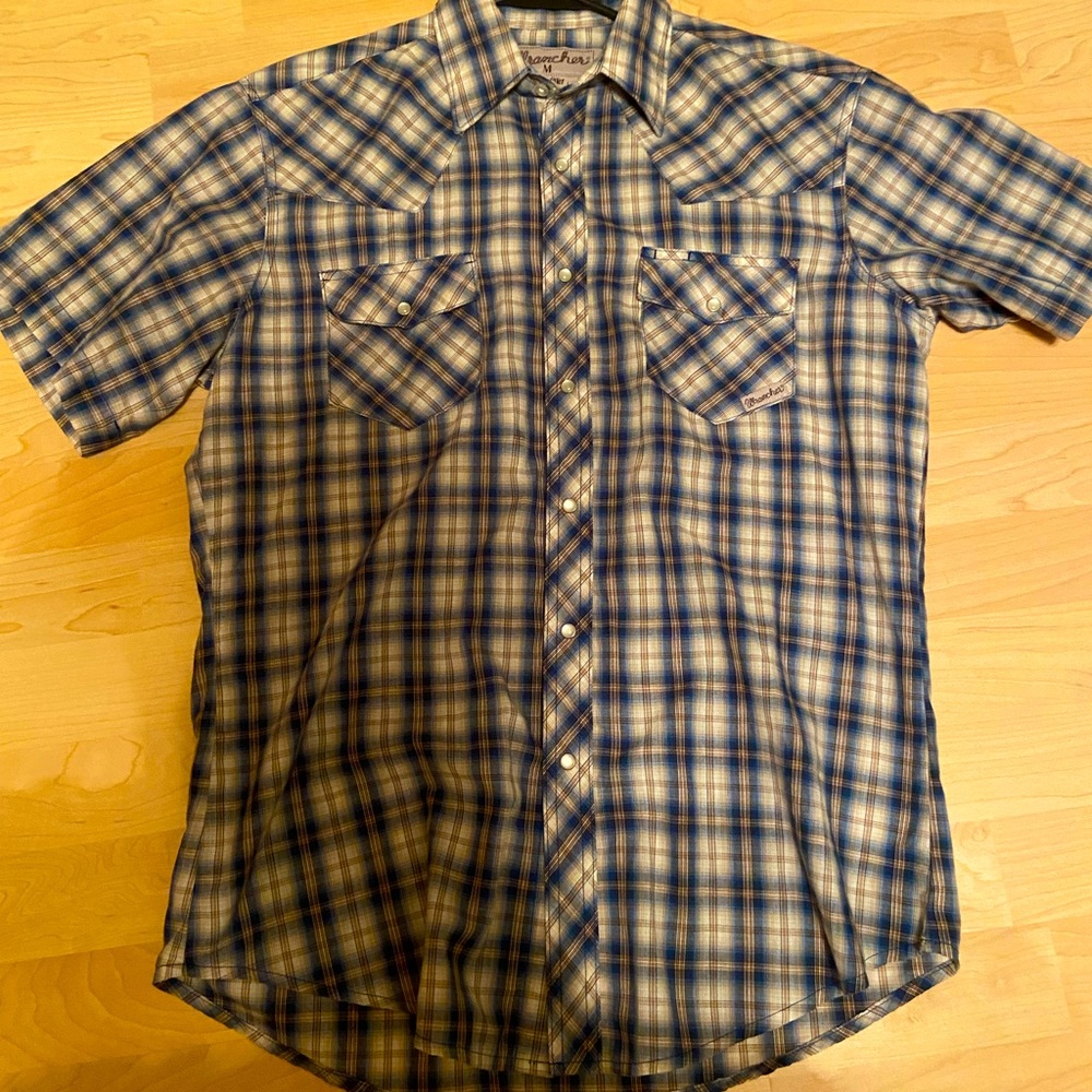 Vintage Wrancher by Wrangler short sleeve bottom up shirt. Medium